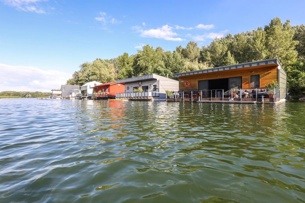 Hausbót u rybára a kačky Villa Pozsony Kültér fotó